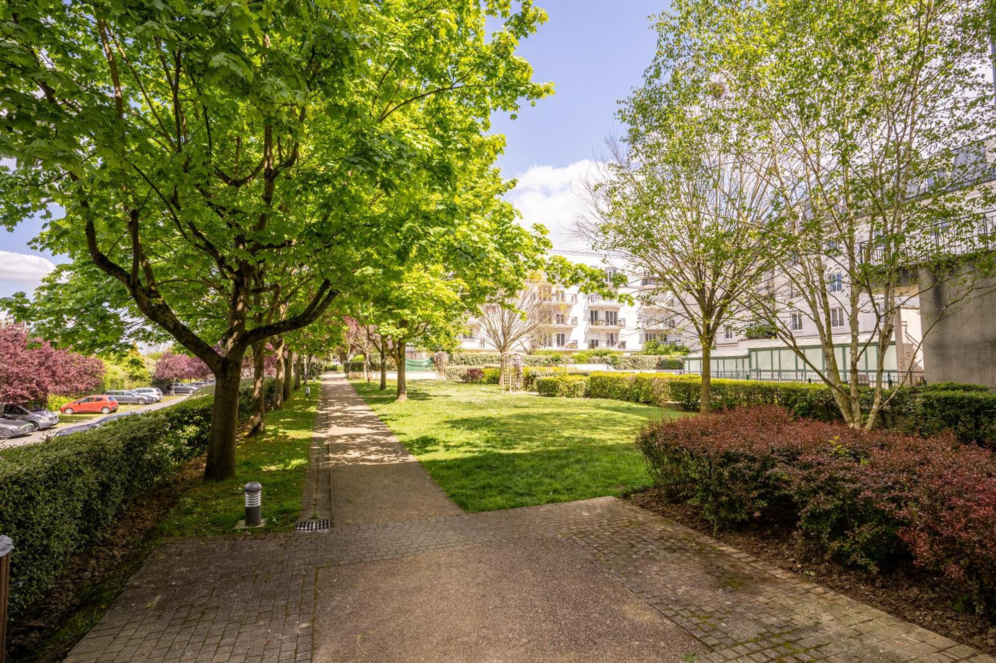 塞里斯Magic Garden 6 Personnes Parking Prive A 20M Du Rer公寓 外观 照片